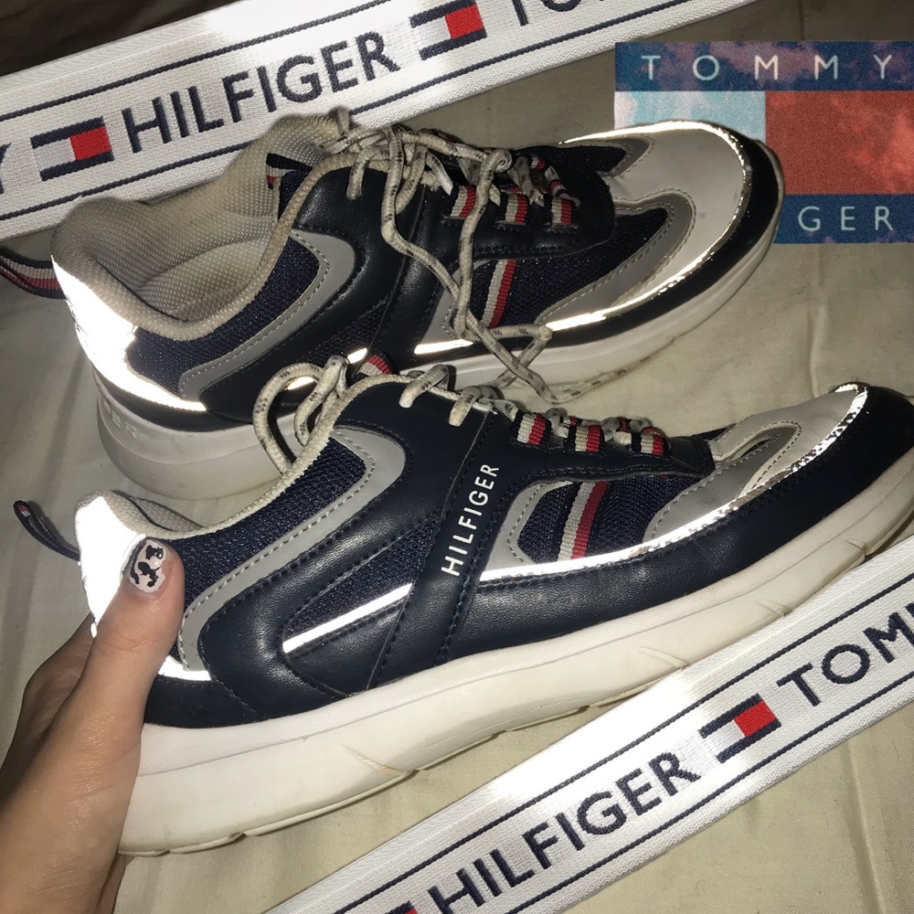 Tommy Hilfiger lightly worn women’s sneakers